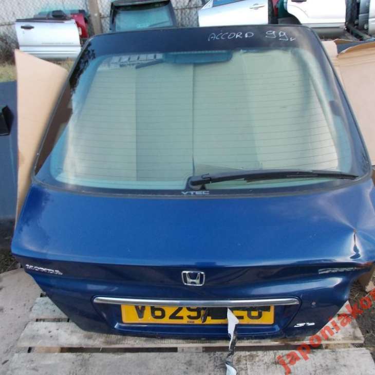 Honda Accord VI 2000 2001r Tylna Szyba Hatchback