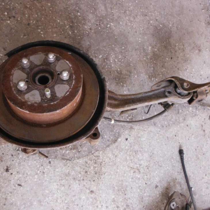 Subaru Outback 2004 2009r Zwrotnica Tylna Prawa