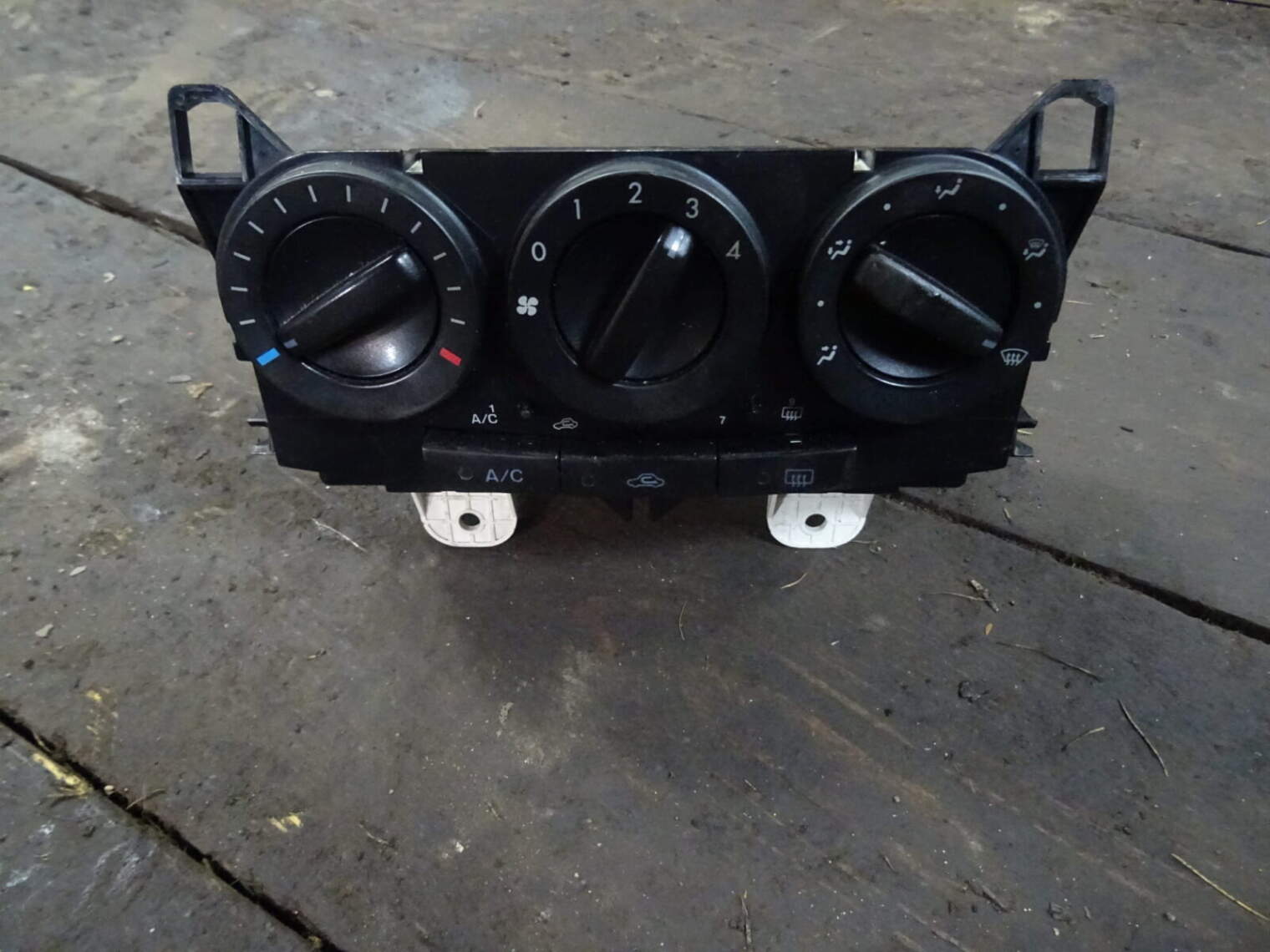 Mazda 5 2005r Panel Nawiewu Klimatyzacji M1900cc33 F08 Europa