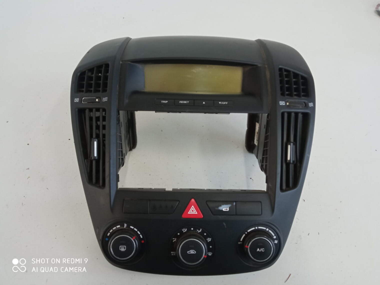 Kia Ceed I Panel Klimatyzacji Ramka Nawiewu Wyświetlacz 97250-1h201eq 95710-1h300