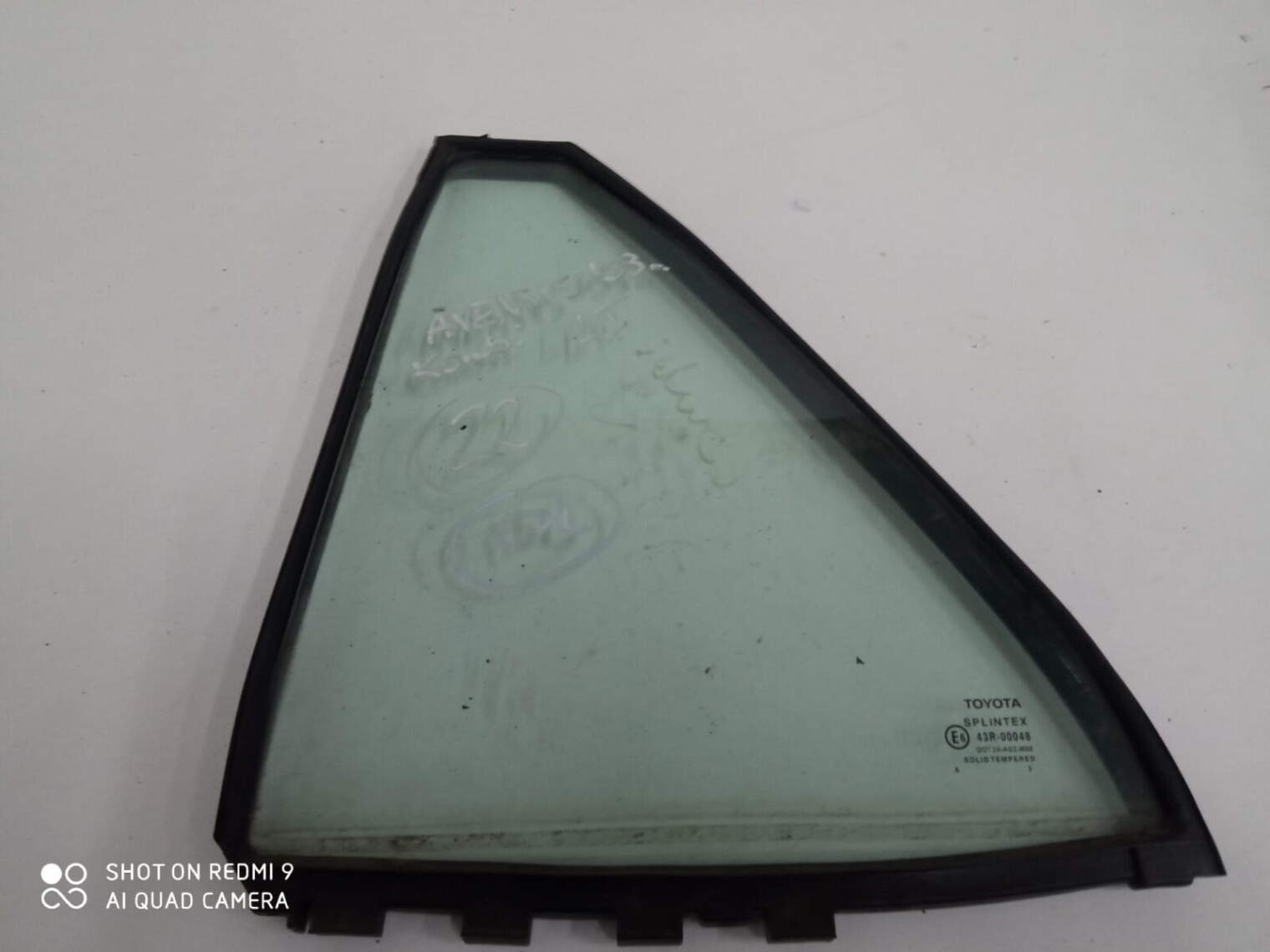 Toyota Avensis T25 2003r Szyba Drzwi Lewa Tylna Tyl Kombi