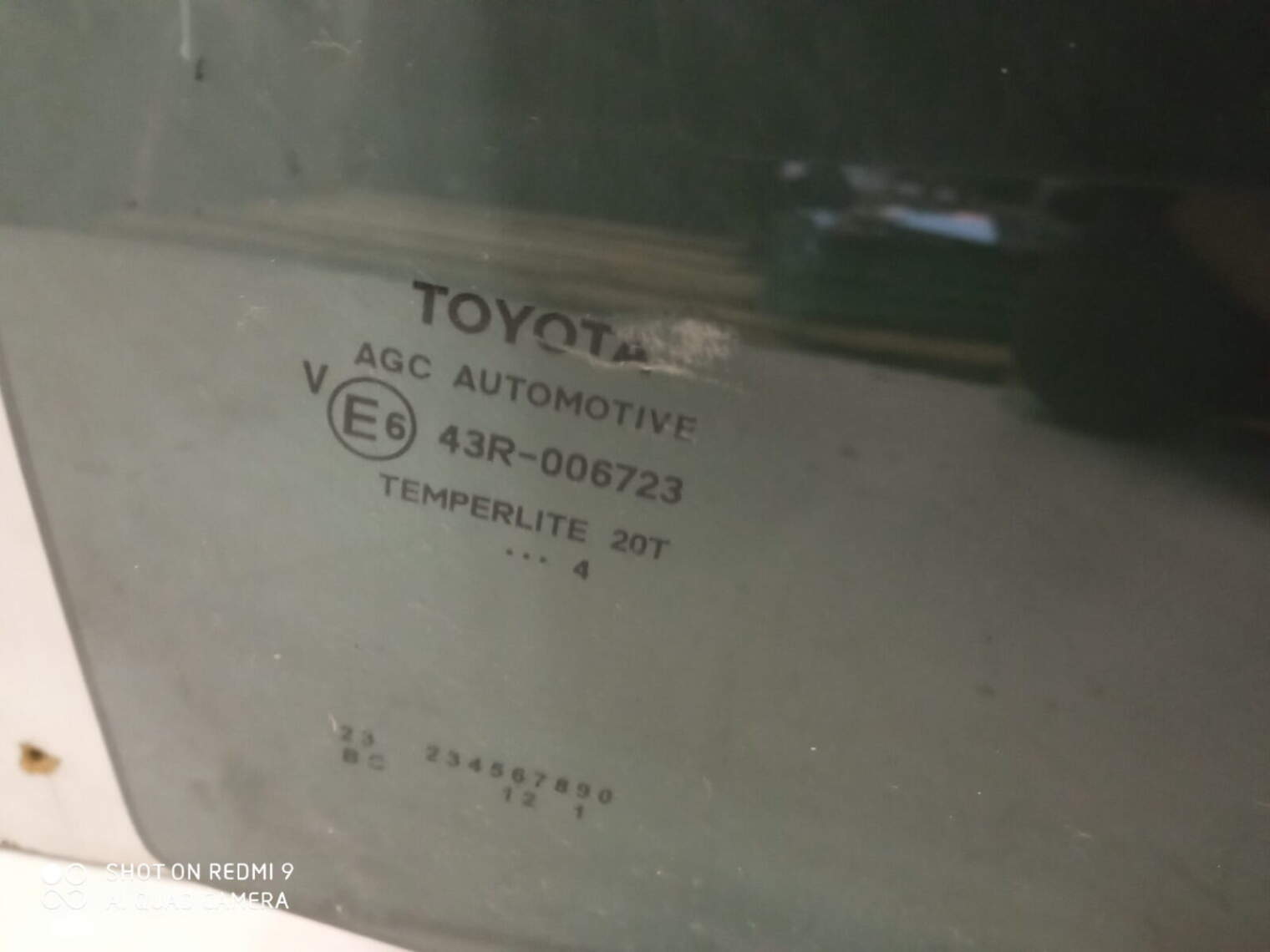 Toyota Auris II 2014r Szyba Boczna Drzwi Prawa Tylna Tył - obrazek 2