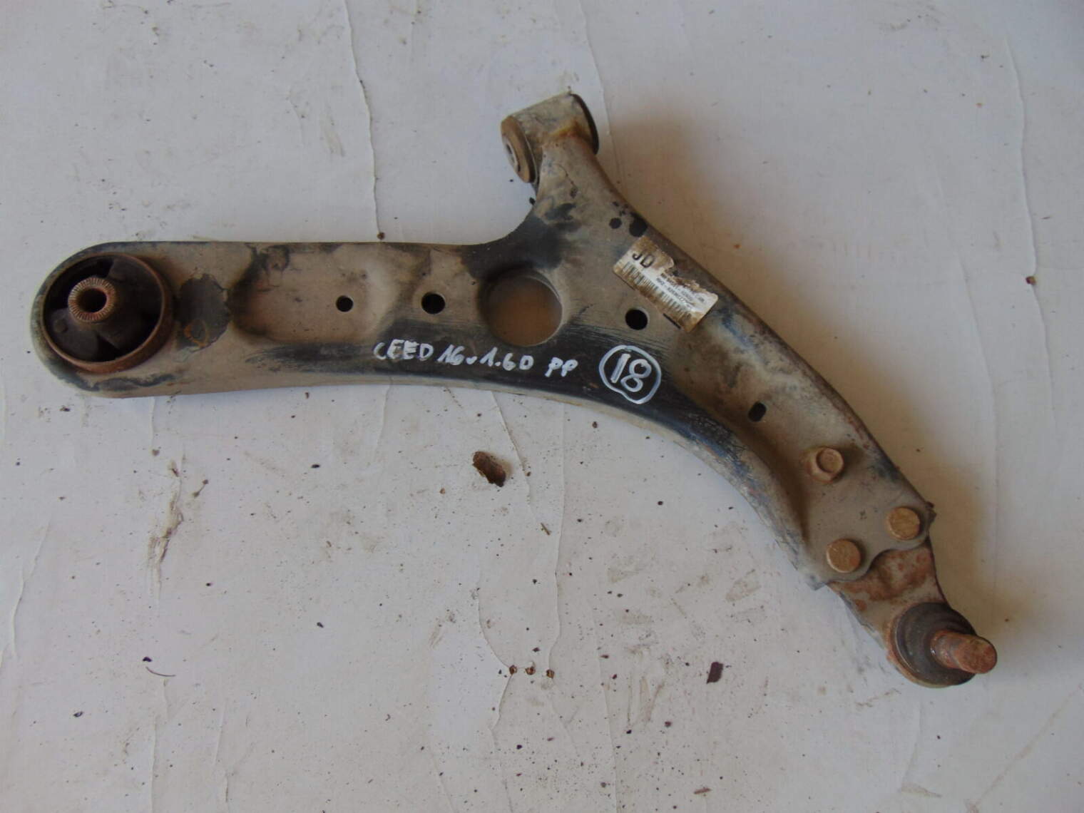 Kia Ceed II Wahacz Przedni Prawy 54501-A2600