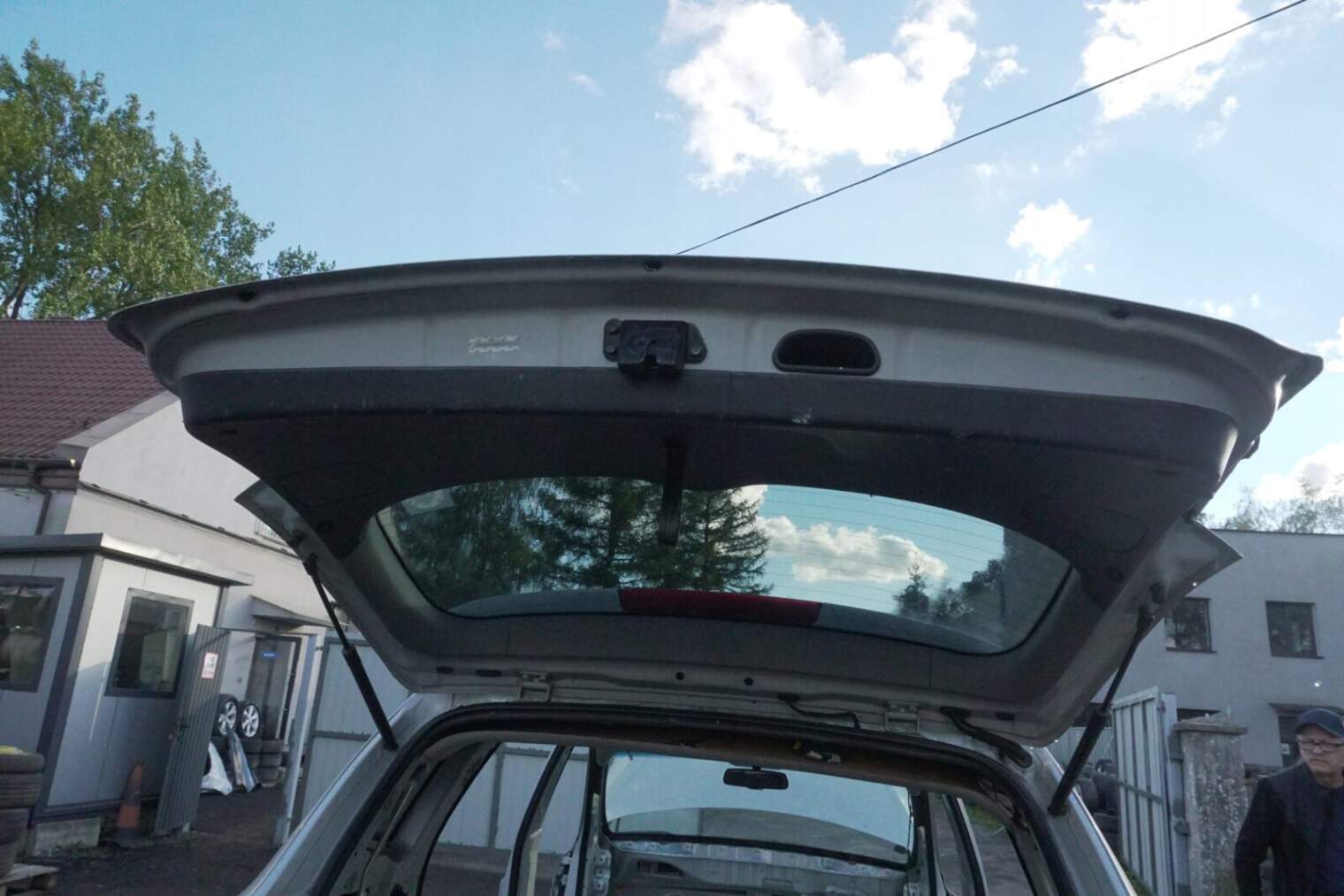 Hyundai Santa Fe II Klapa Bagażnika X2 Szyba - obrazek 2