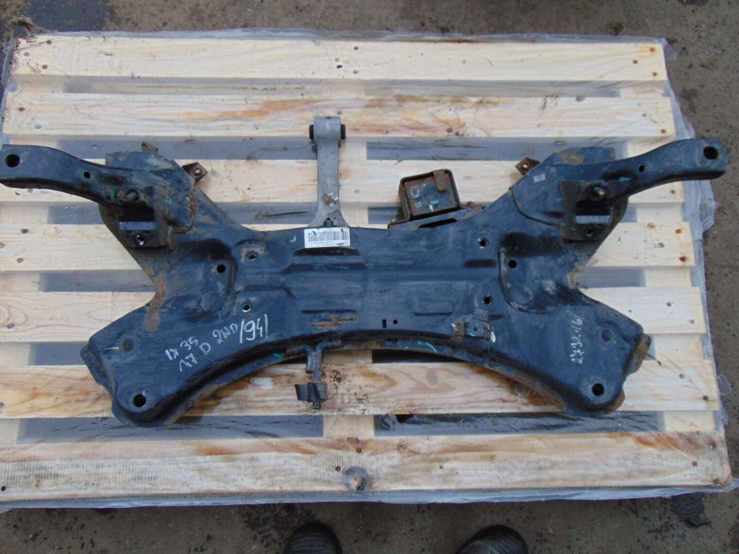 Hyundai IX35 Belka Zawieszenia Przedniego 62401-2y300