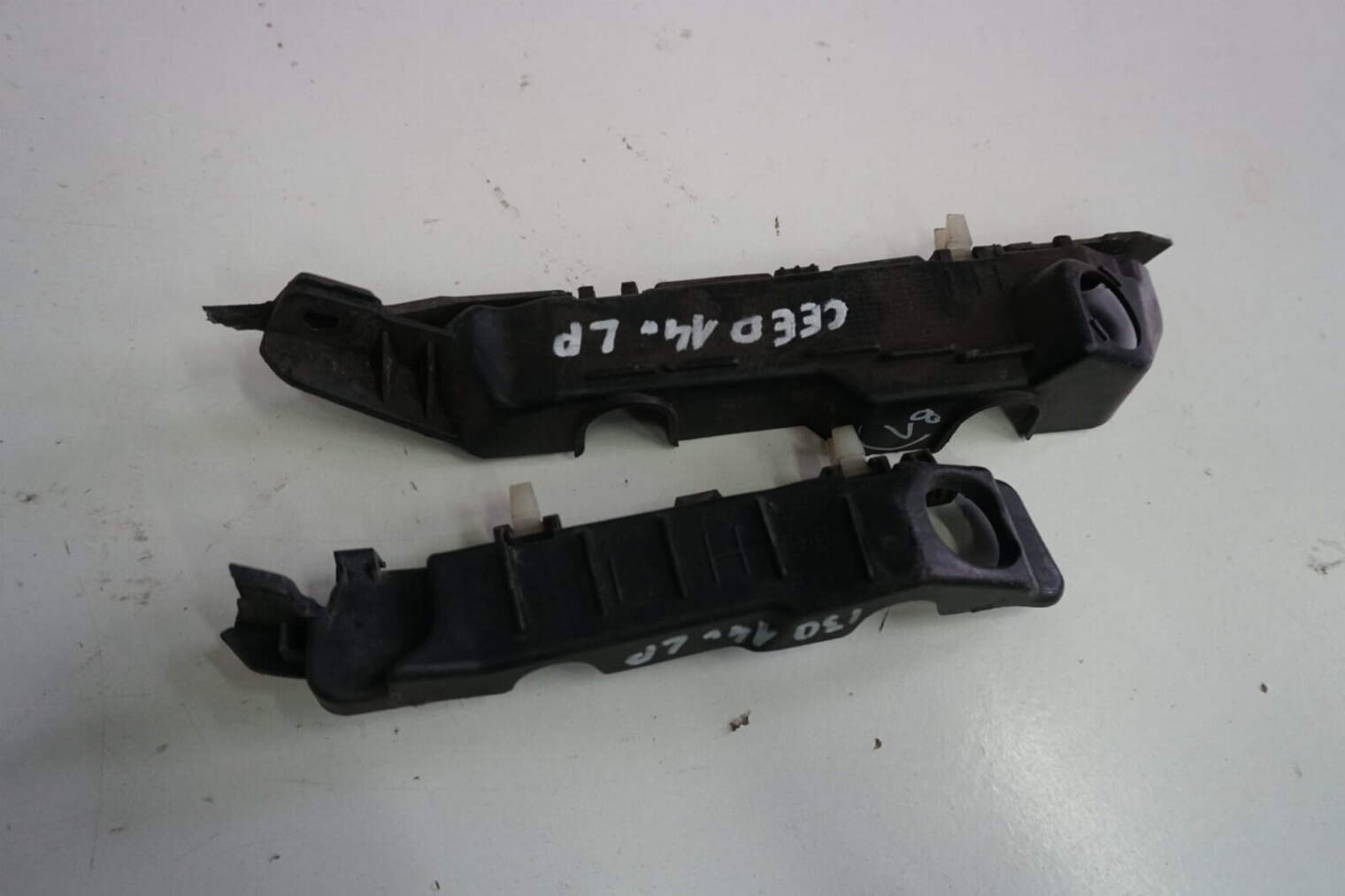 Kia Ceed II Ślizg Zderzaka Błotnika Lewy 86515-A2000 86515-A6000