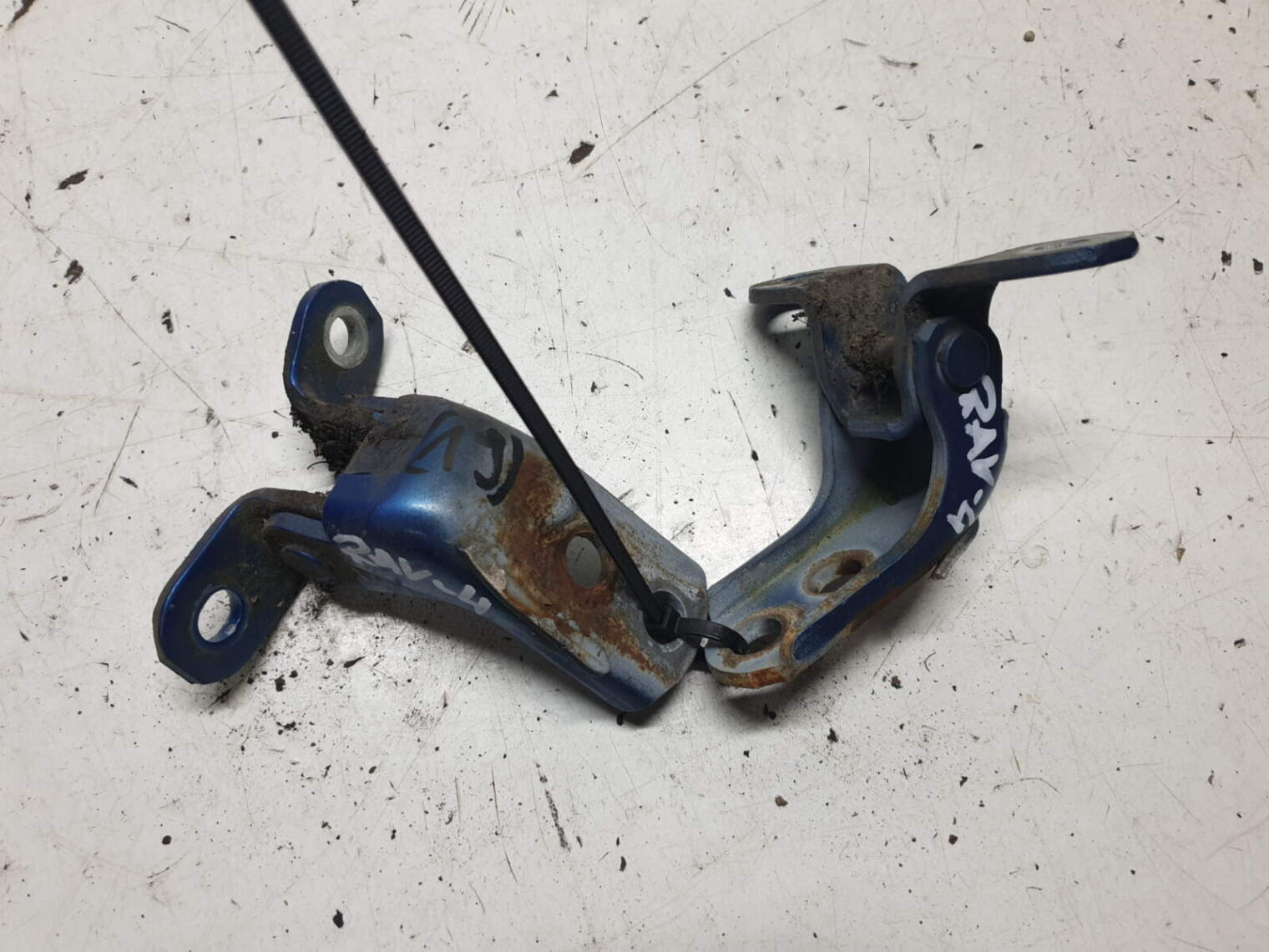 Toyota Rav-4 I 1997r 5d Zawiasy Drzwi Prawych Przednich Przód