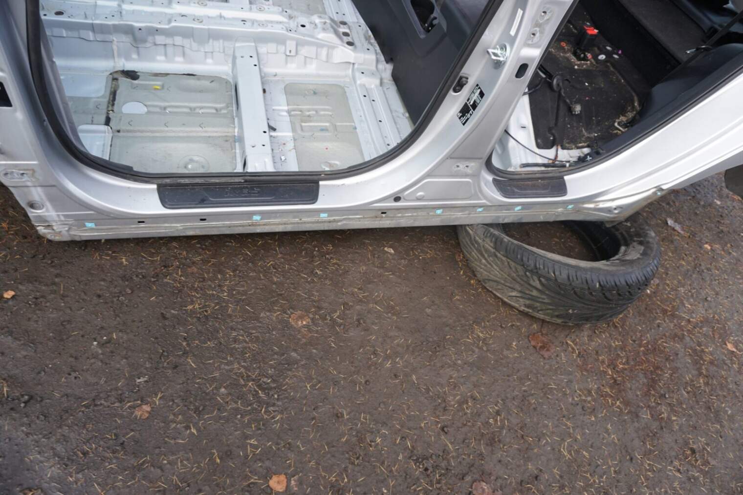 Hyundai IX35 Próg Słupek Lewy Rah