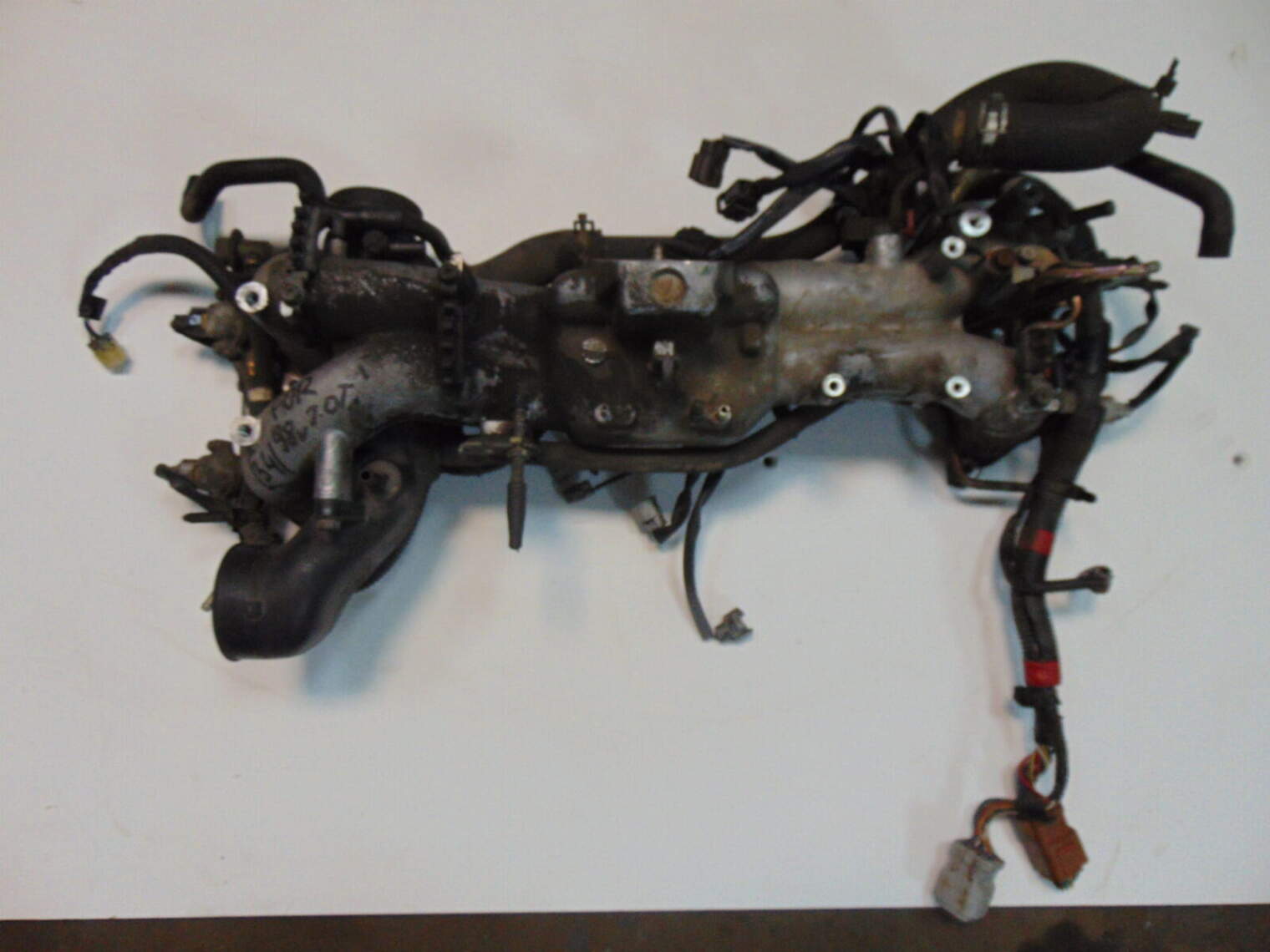 Subaru Forester Sf Kolektor Ssący Wtrysk 17522aa571 17523aa451