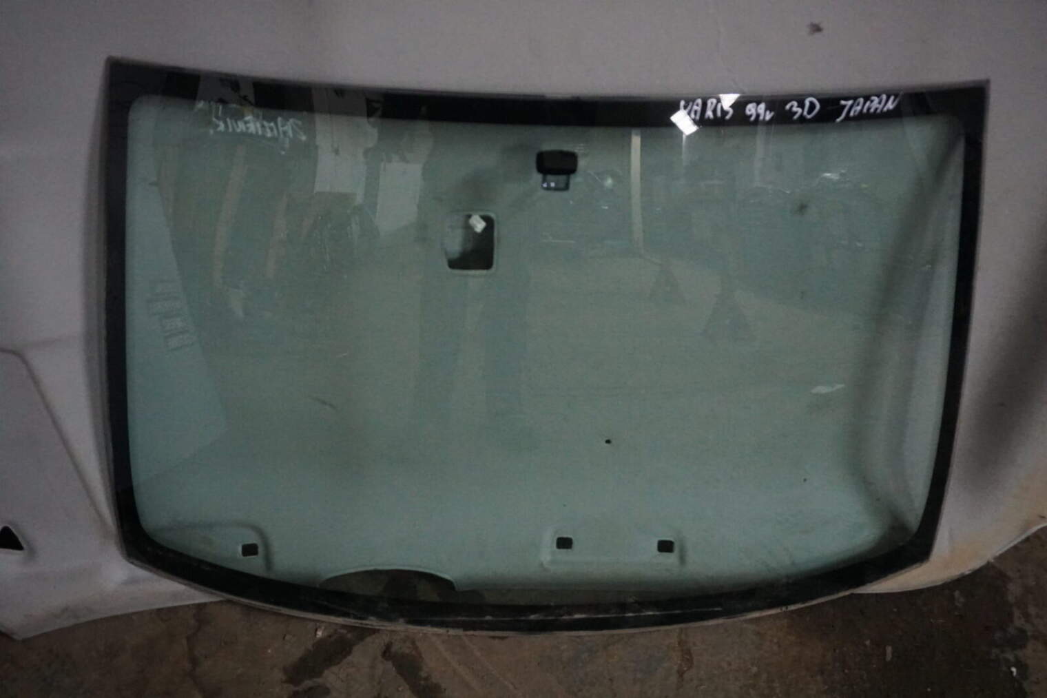 Toyota Yaris I 1999r 3d Szyba Przednia Czołowa