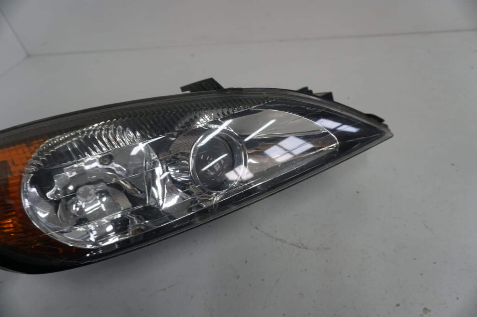 Nissan Primera P11 Lampa Prawa Przednia Xenon 260109f510 - obrazek 2