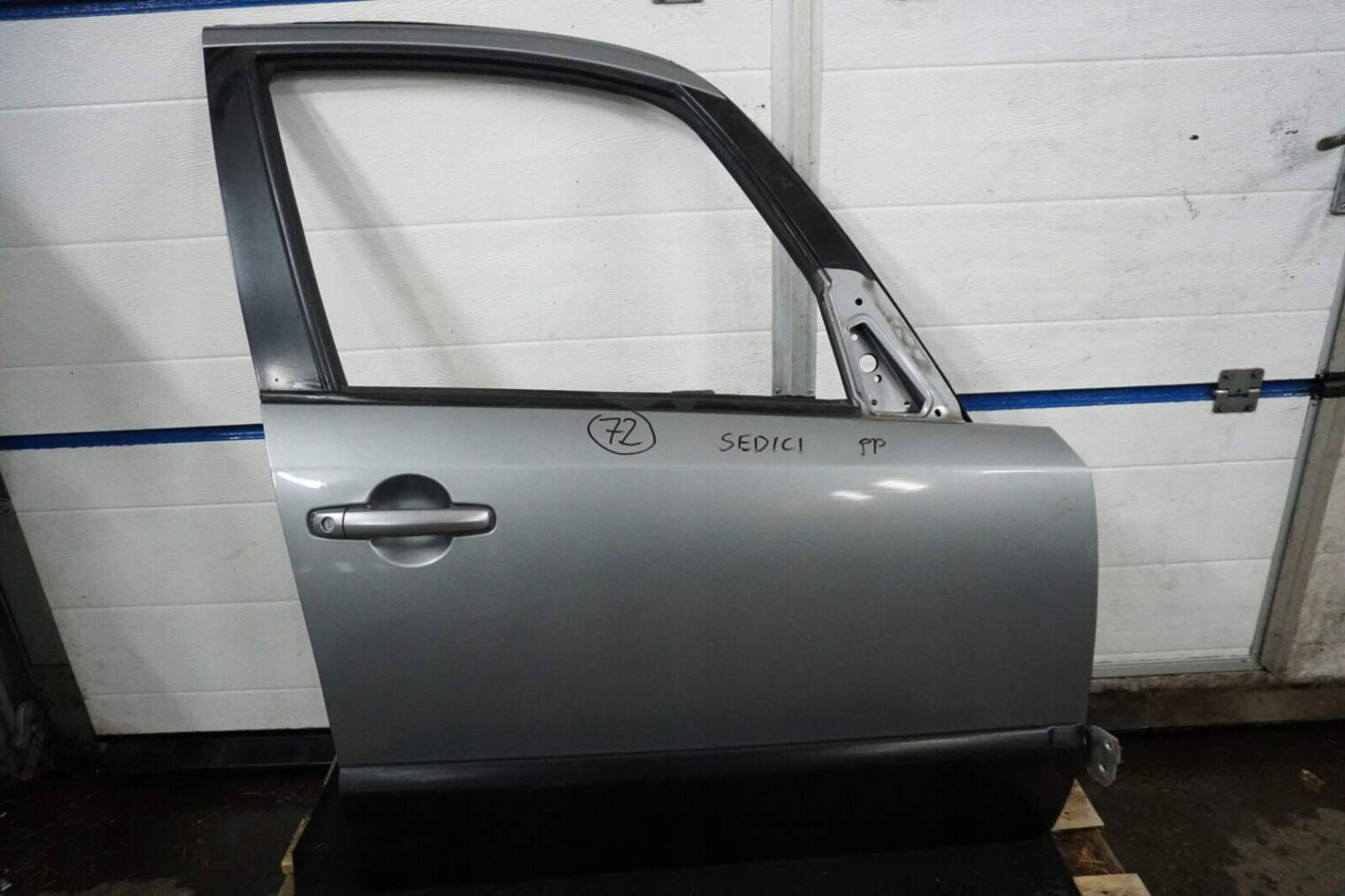 Fiat Sedici 2007r Drzwi Prawe Przednie Szyba
