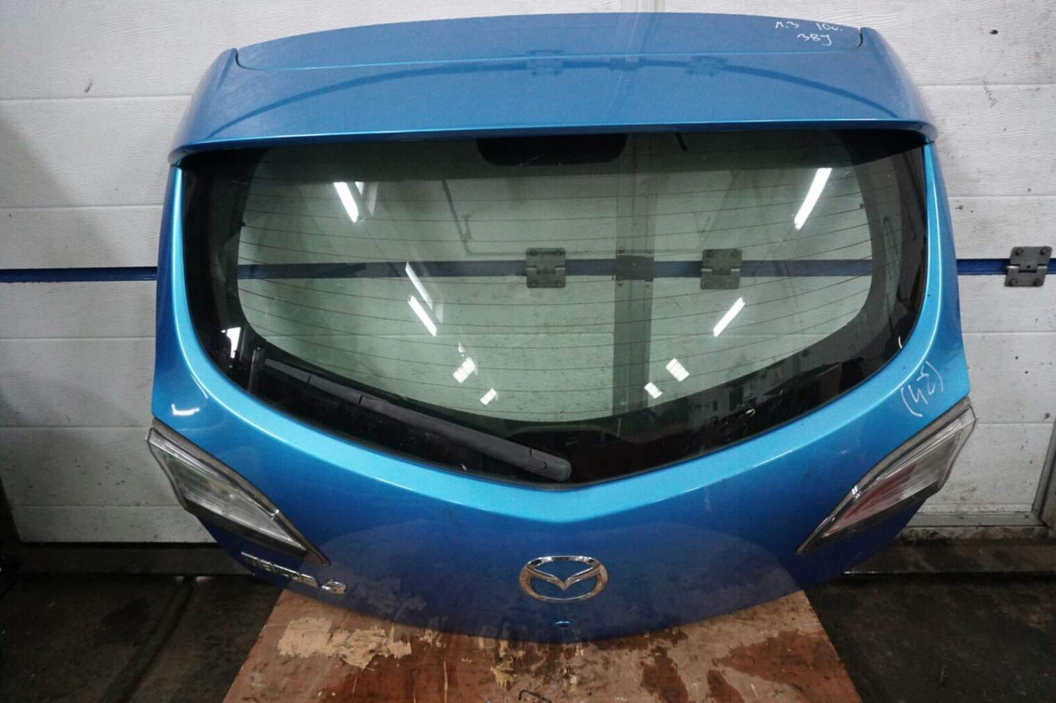 Mazda 3 Bl Klapa Bagażnika 38j Szyba Nr.42