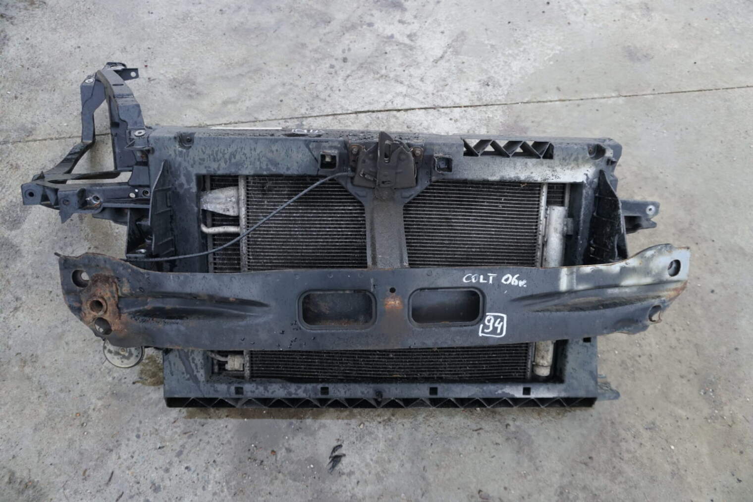 Mitsubishi Colt VI Chłodnica Wentylator Pas Belka 1350a071 Nr.94