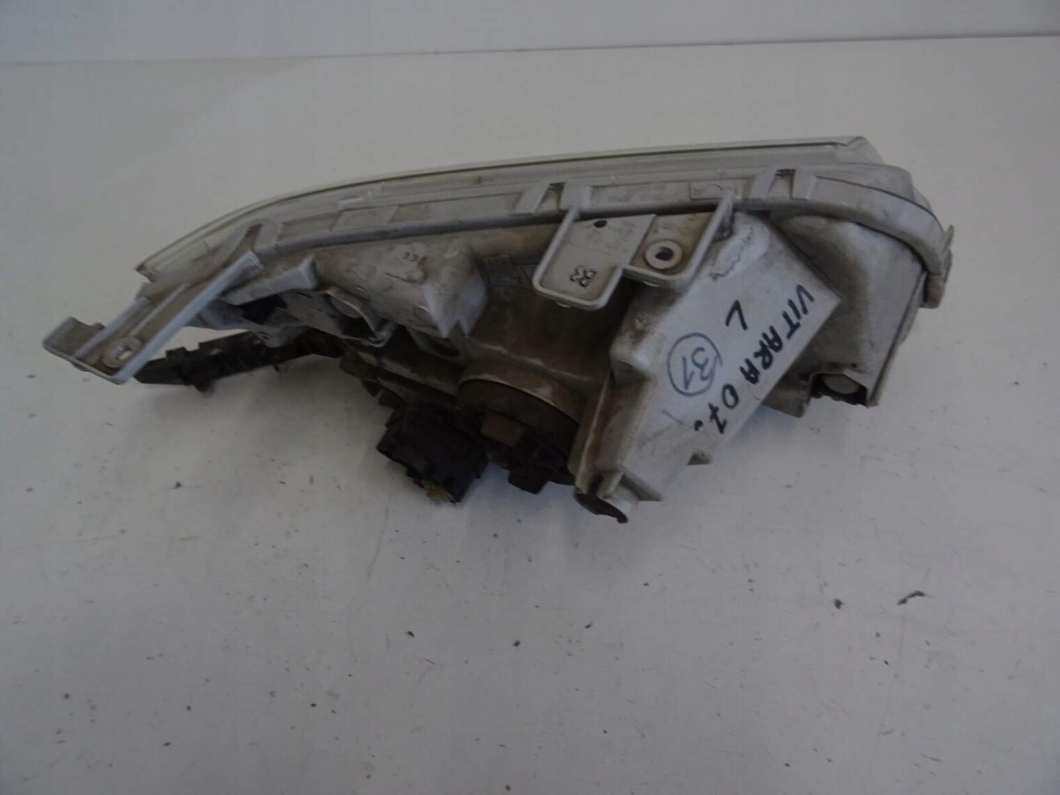 Suzuki Grand VItara II Lampa Lewa Przednia Nr.31 - obrazek 2