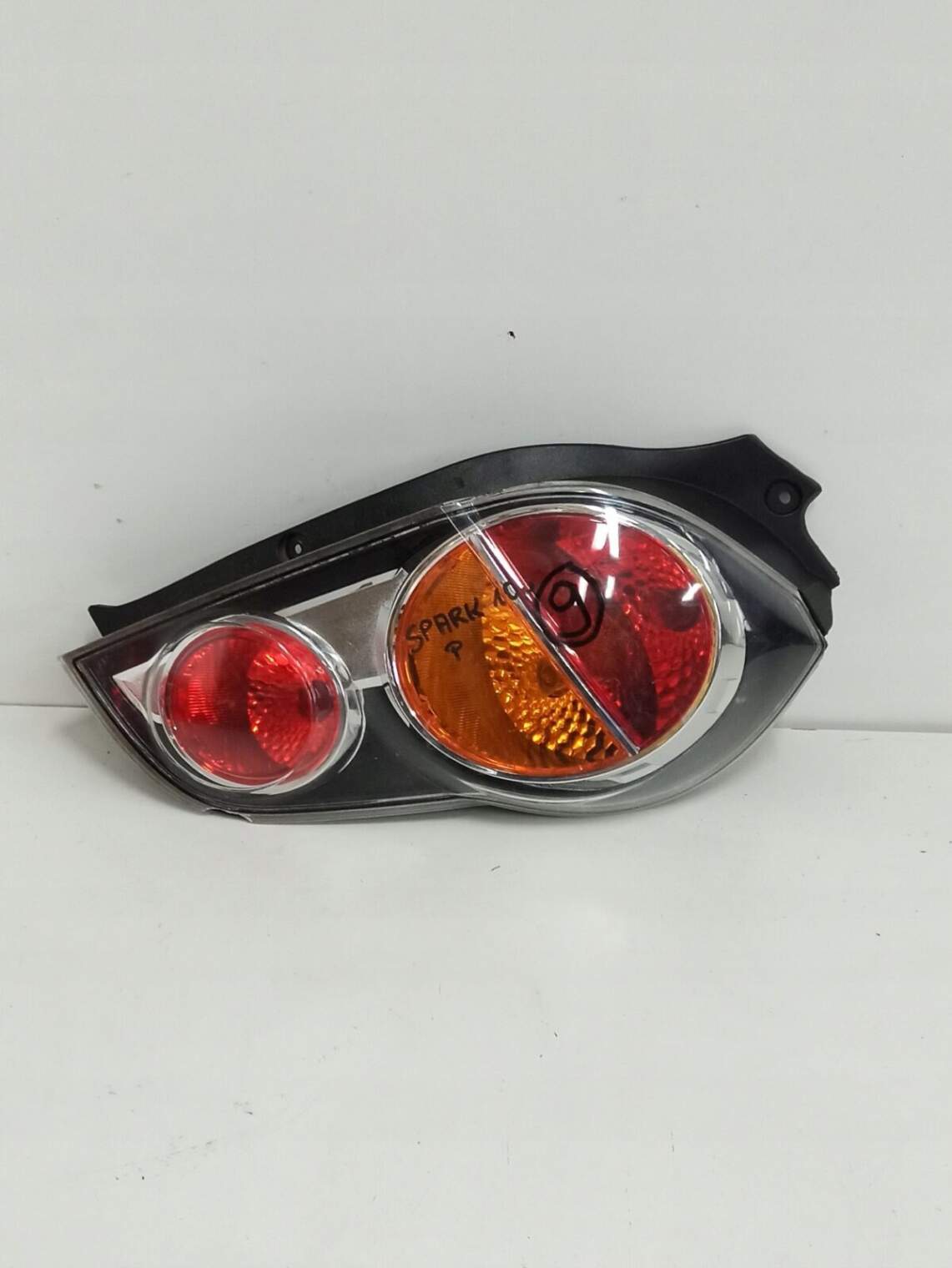 Chevrolet Spark M300 2010r Lampa Tylna Prawa Uk