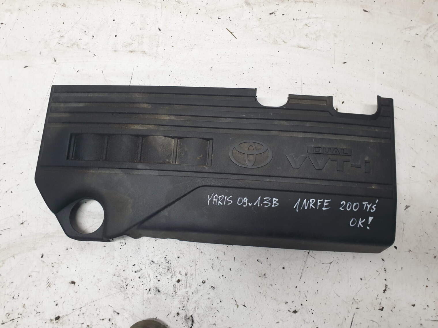 Toyota Yaris II 1.3b Lift Osłona Pokrywa Silnika 12611-0y010
