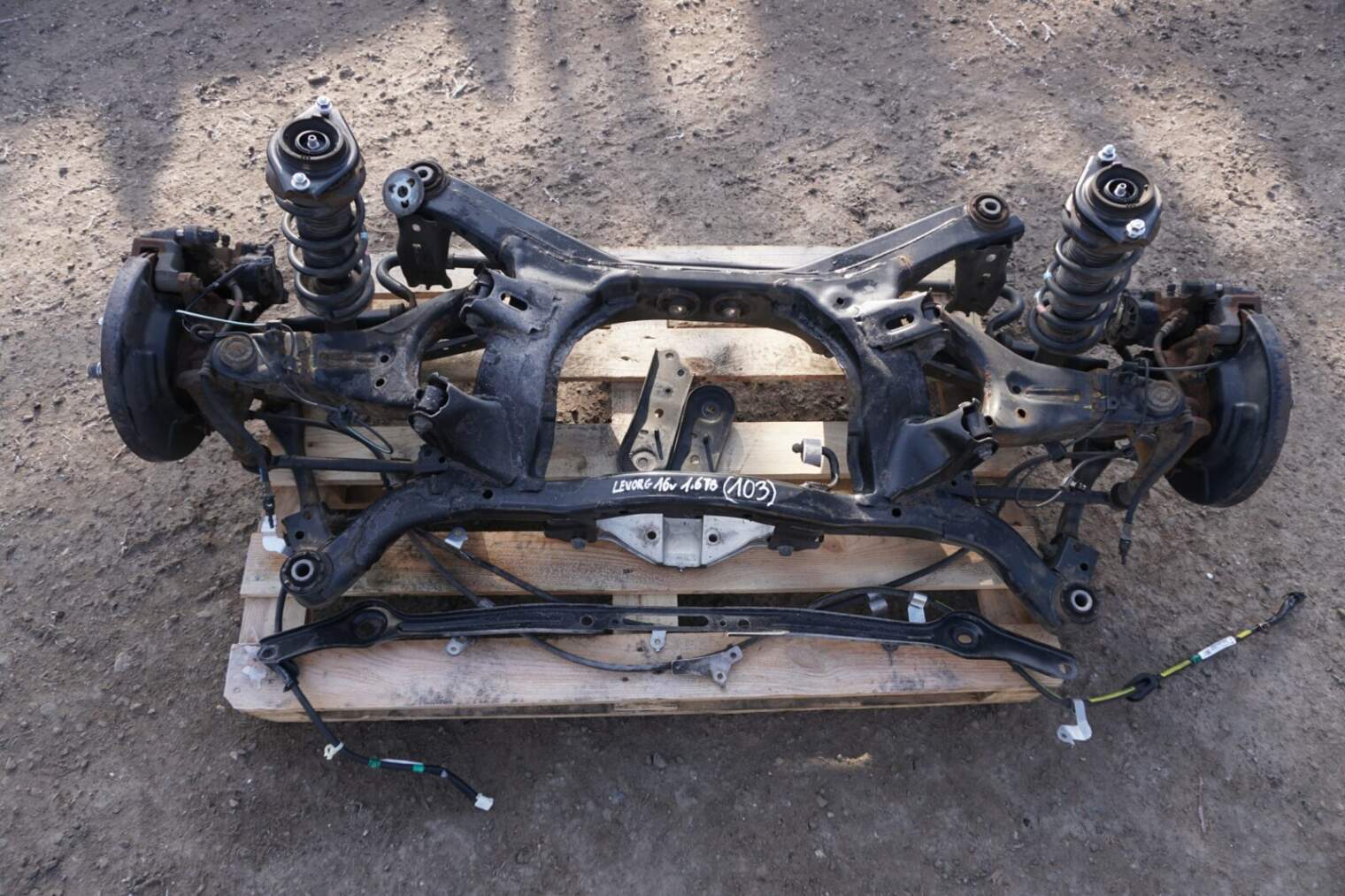 SUBARU LEVORG BELKA ZAWIESZENIA TYLNEGO SANKI WOZEK ZWROTNICA WAHACZ