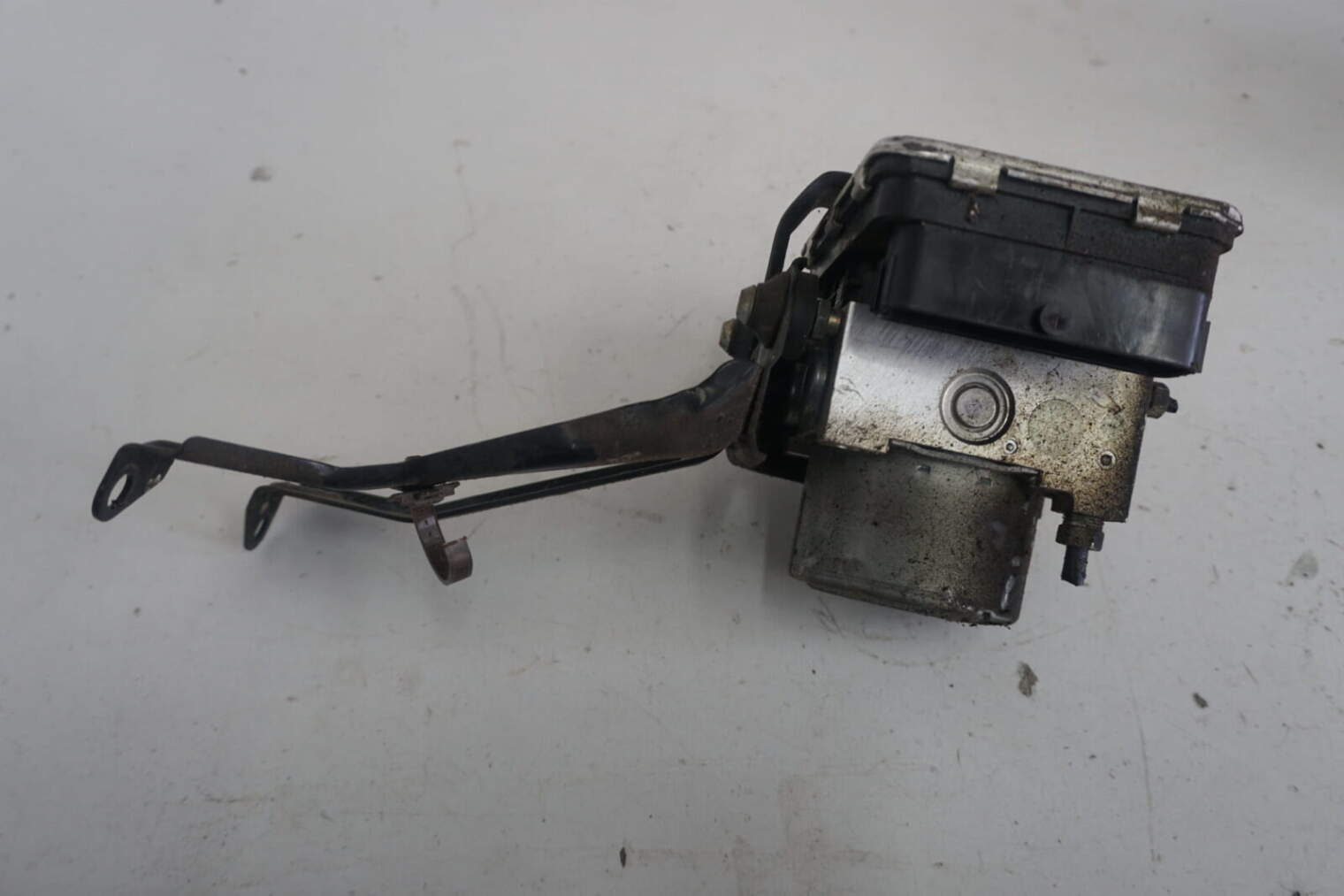 Subaru XV Sterownik Abs 27536fl040 06.2123-3332.1 28.5157-5409.3