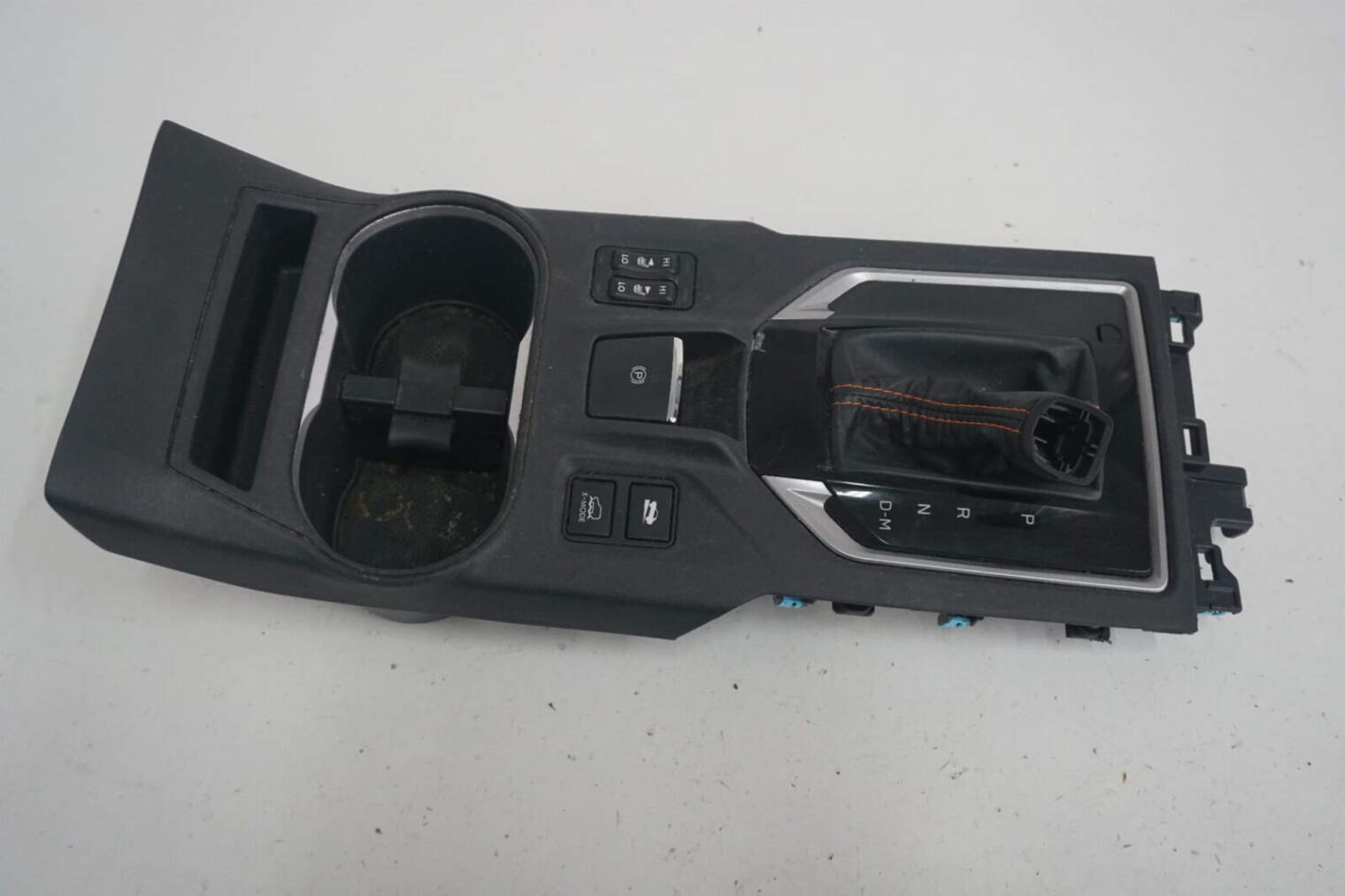 Subaru XV Crosstrek 2019r Panel Tunel Środkowy Uchwyt Na Kubki Przyciski Mieszek 66155fl010