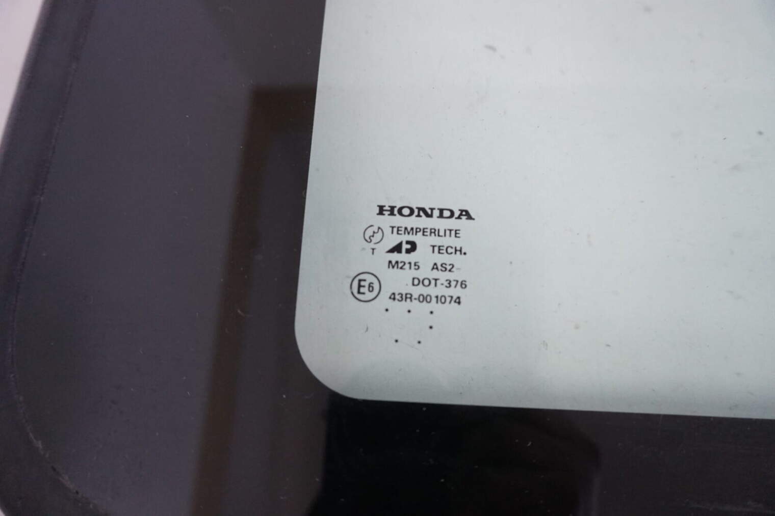 Honda CIVIc VI Coupe 1997r Szyba Szyberdachu (NR 230) - obrazek 3