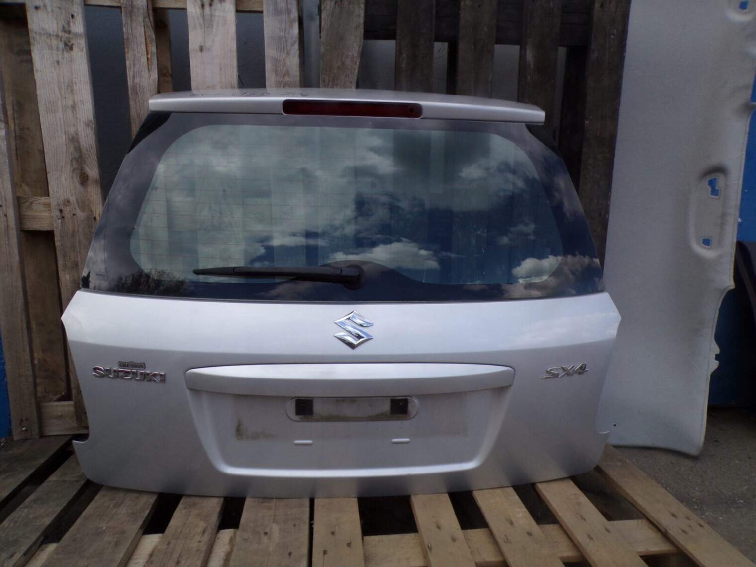 Suzuki Sx4 Sx-4 Klapa Bagażnika Zcc Szyba 2008r