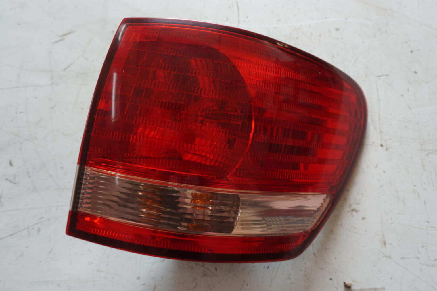Toyota Avensis Verso Lampa Tylna Prawa