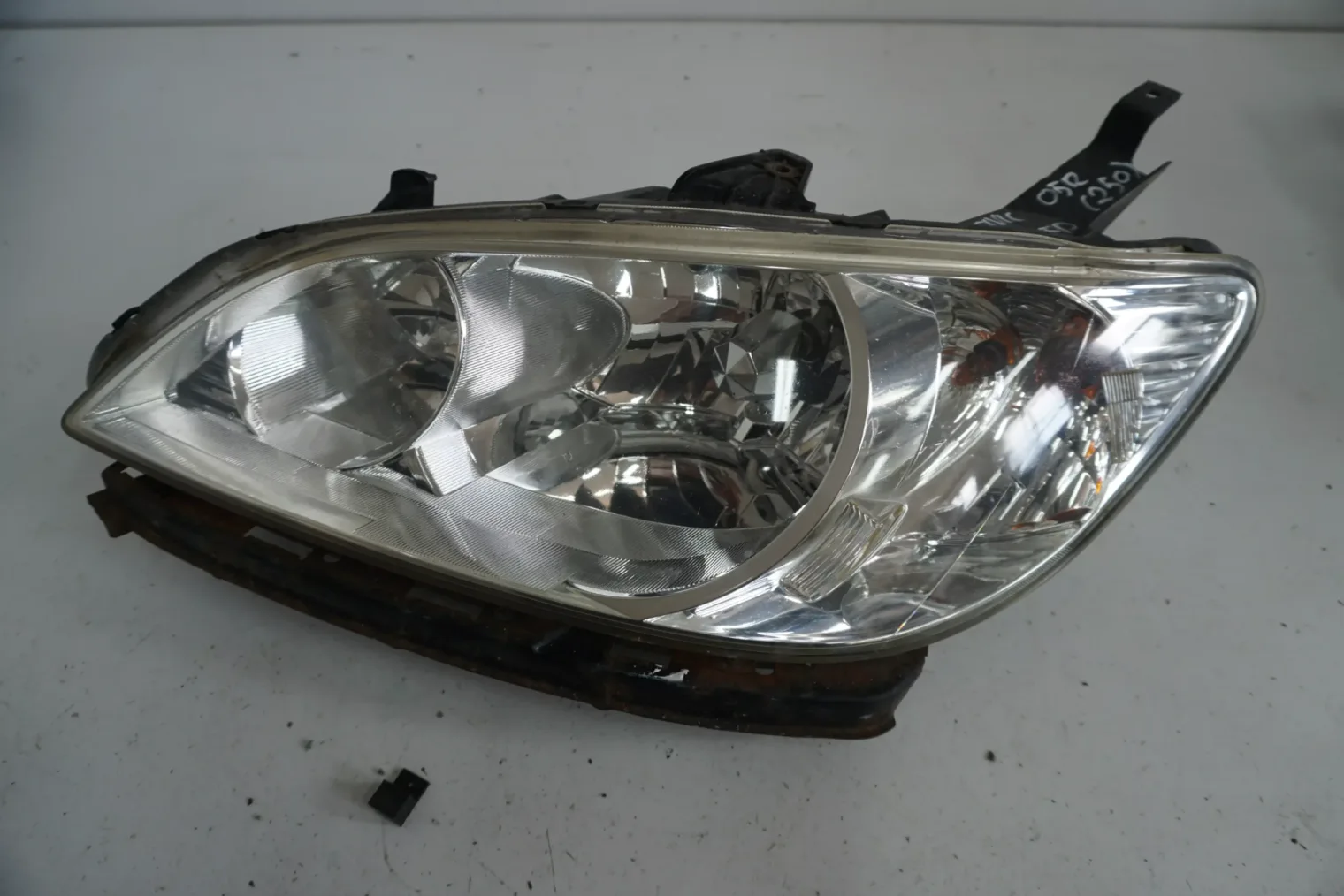 Honda CIVIc VII Sedan 2005r Lampa Lewa Przednia Przód Uk (NR 250)
