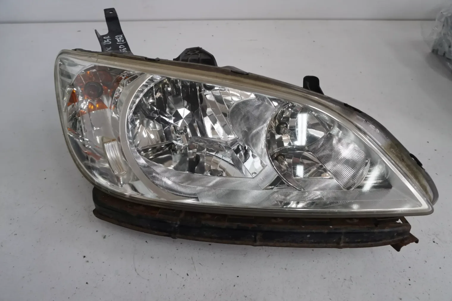 Honda CIVIc VII Sedan 2005r Lampa Prawa Przednia Przód Uk (NR 270)