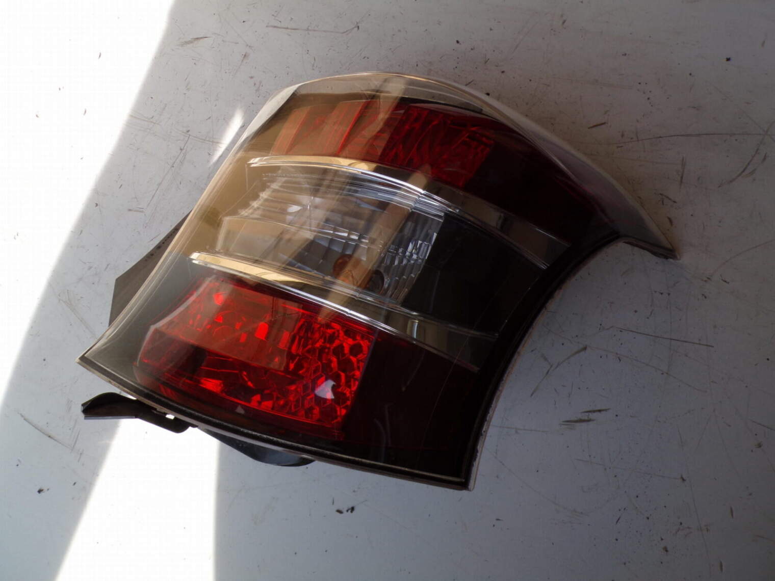 Toyota Iq Lampa Prawa Tylna