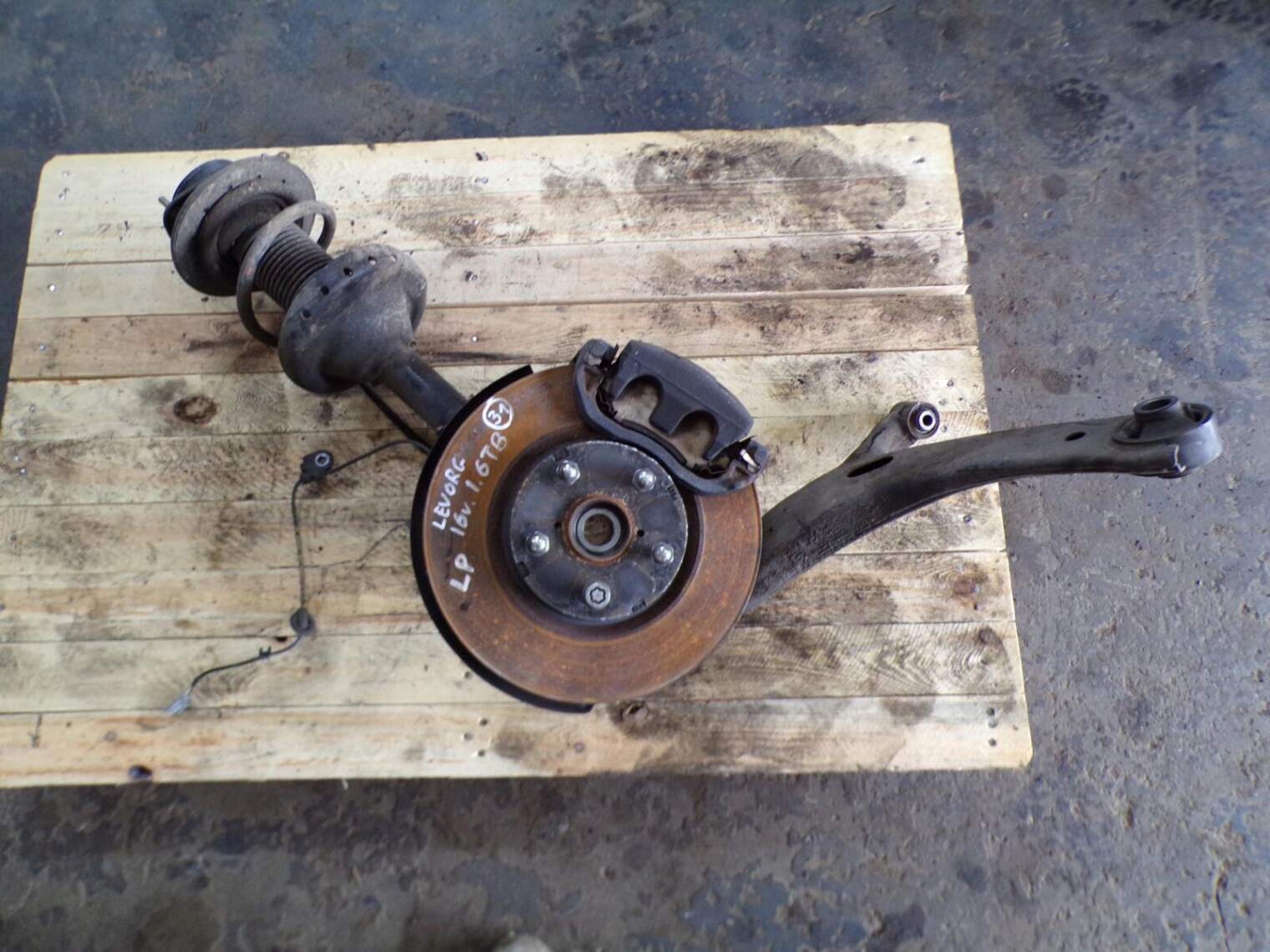 Subaru Levorg Mcpherson Lewy Zwrotnica Wahacz Abs