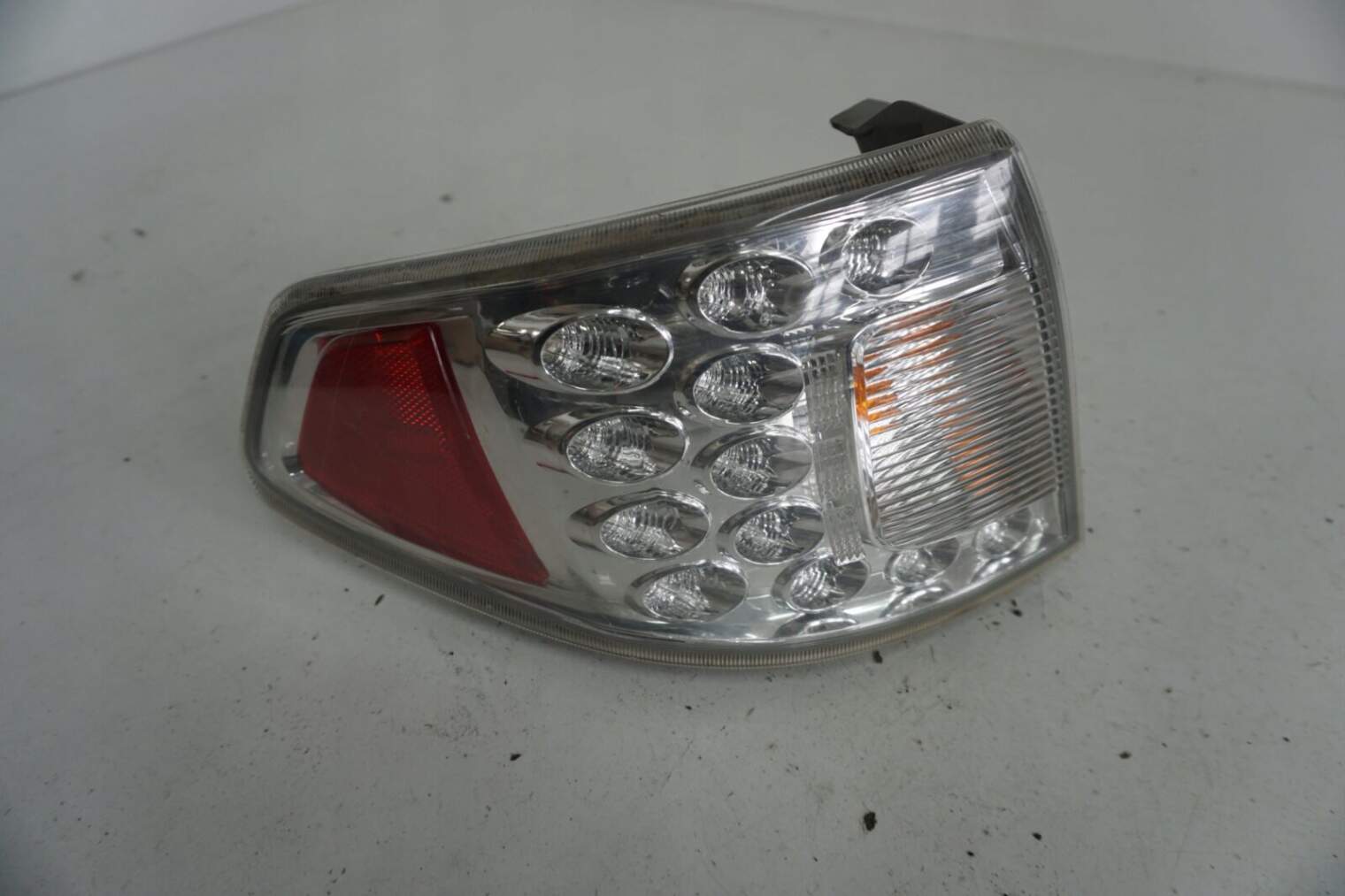 SUBARU IMPREZA GH lampa lewa tylna KOITO 220-20024