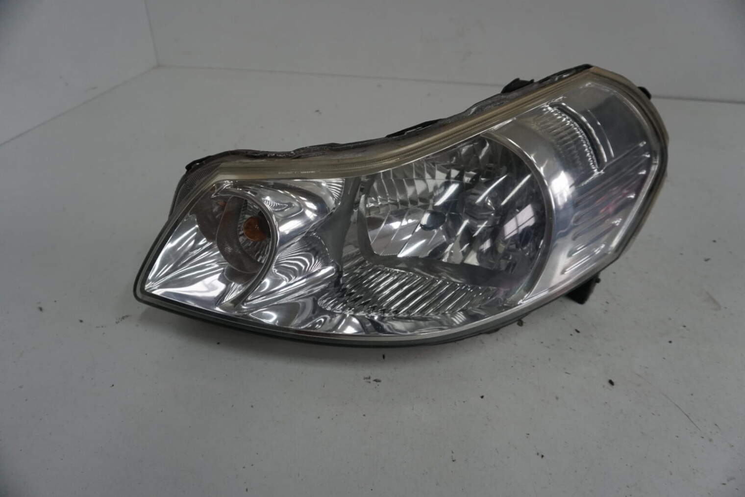 Suzuki Sx4 2006r Lampa Lewa Przednia Uk Numer 39