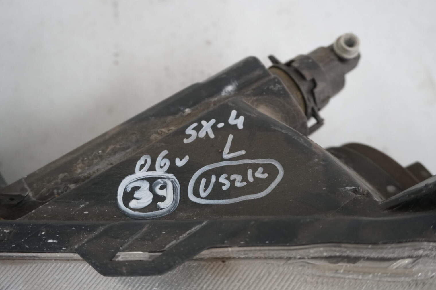 Suzuki Sx4 2006r Lampa Lewa Przednia Uk Numer 39 - obrazek 5