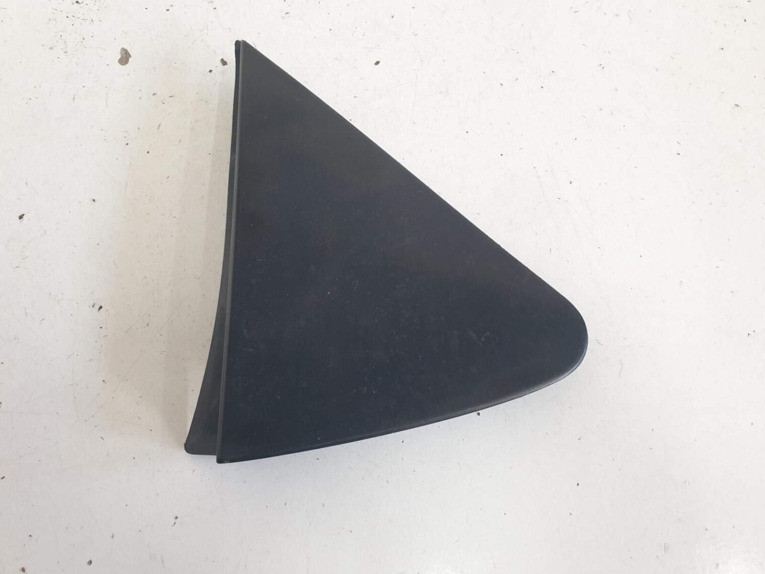 Toyota Yaris II Osłona Plastik Trójkąt Błotnika Nakładka Prawa 60117-0d060