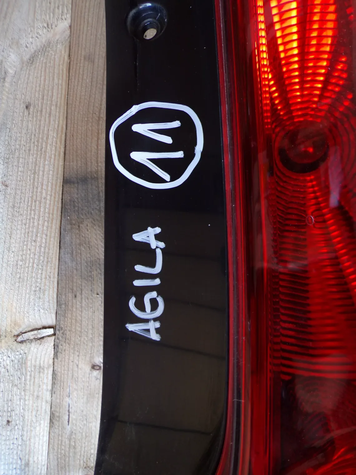 Suzuki Splash Opel Agila Lampa Prawa Tylna Tyl (NR11) - obrazek 2