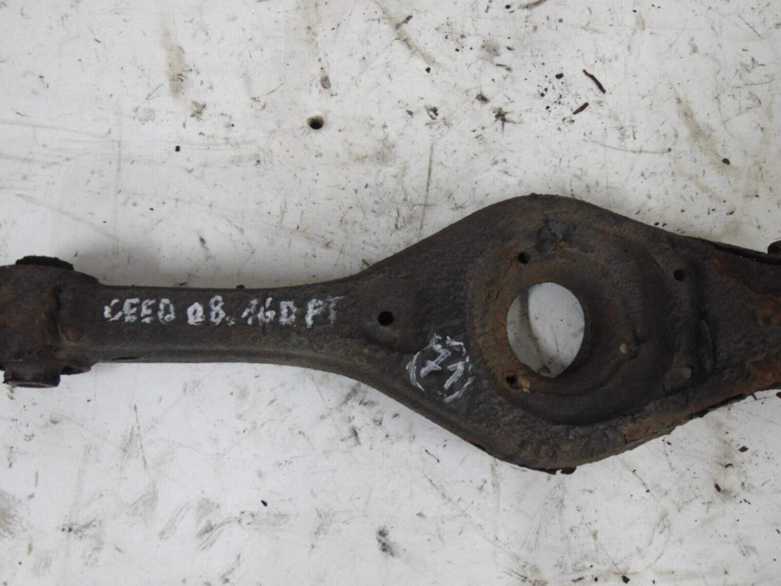 Kia Ceed 2008r Wahacz Dolny Prawy Tył