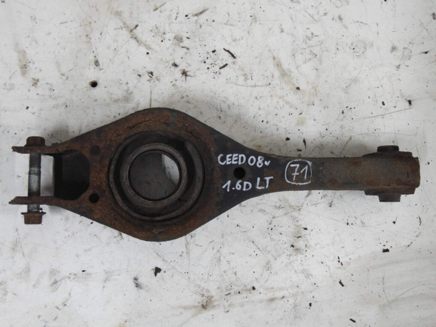 Kia Ceed 2008r Wahacz Dolny Lewy Tył
