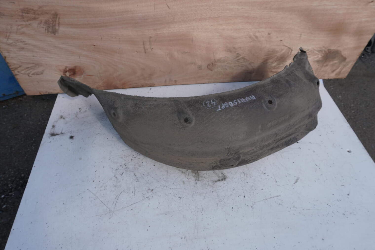 Toyota Auris 2008r Nadkole Prawy Tył 65637-02040