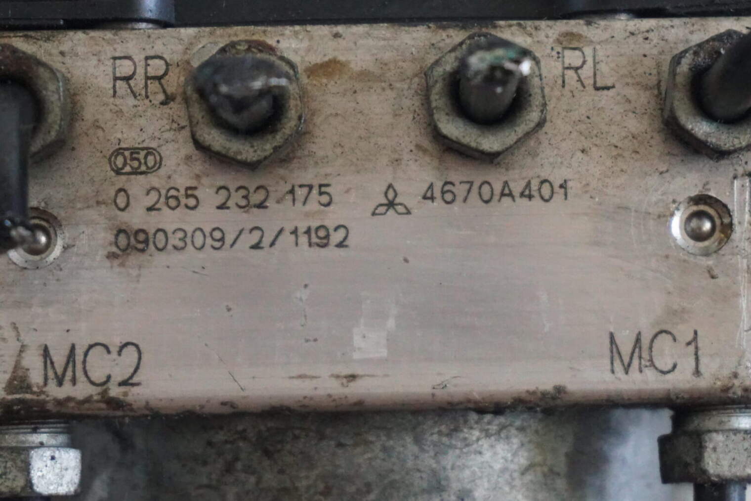 Mitsubishi Colt VI Sterownik Abs 4670a401 Nr.23 - obrazek 2