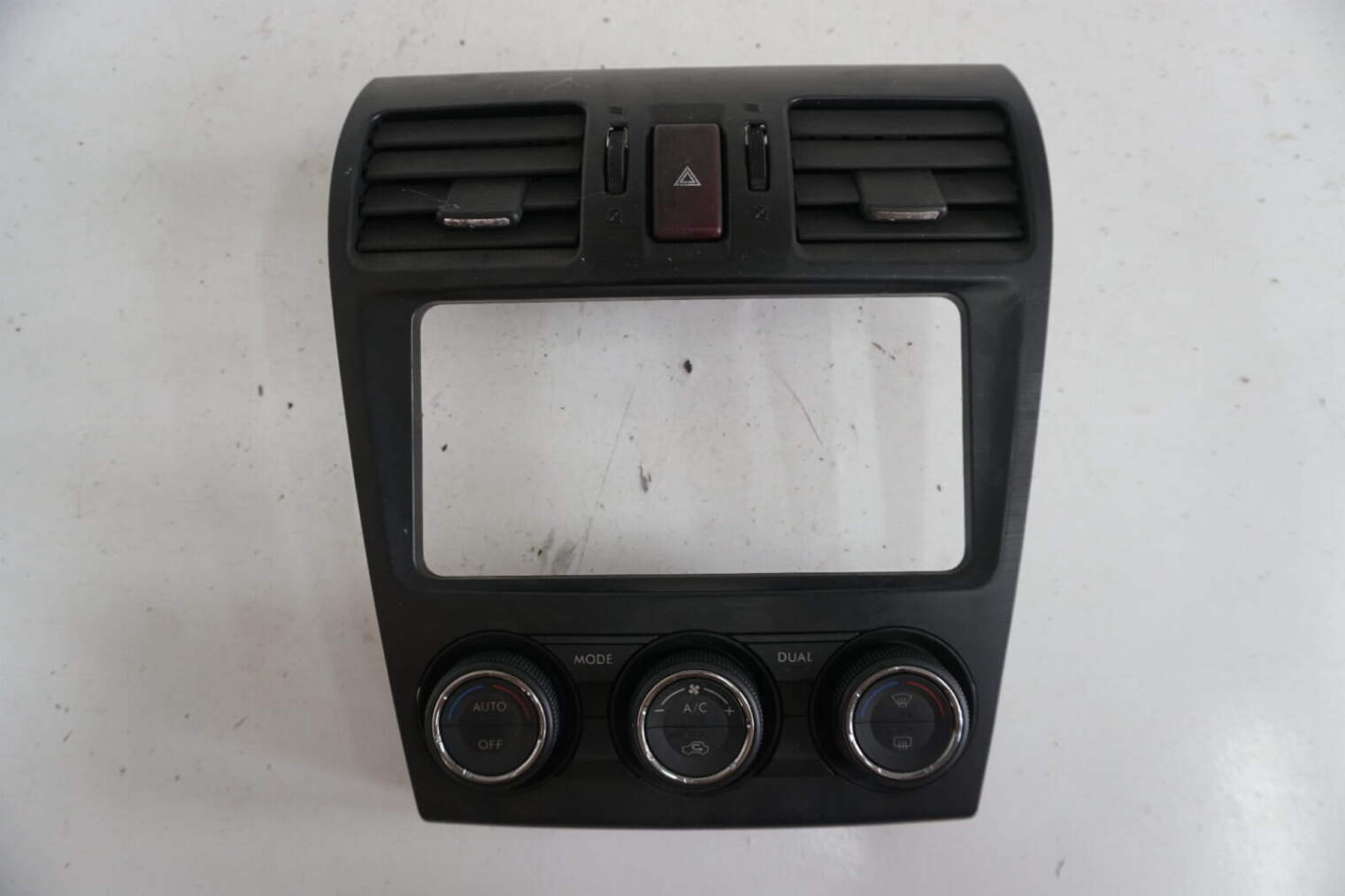 Subaru XV Panel Sterowania 72311fj100 66110fj010