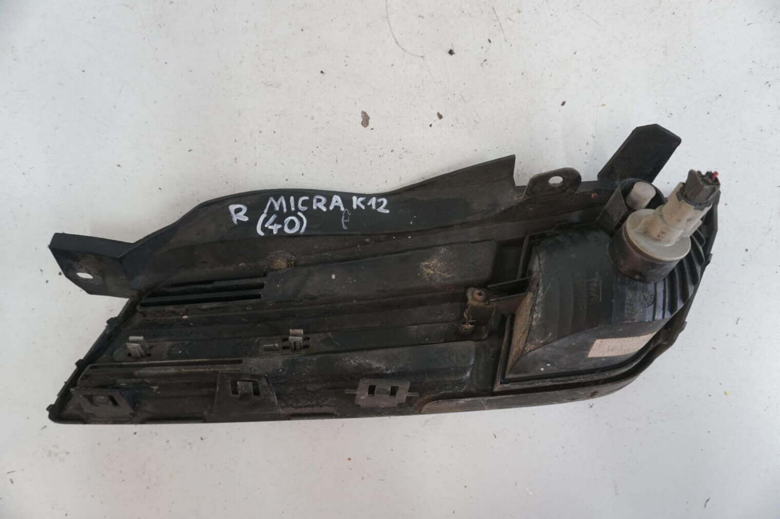 Nissan Micra K12 Atrapa Grill Zaślepka Prawa 62320-Ax600 - obrazek 2