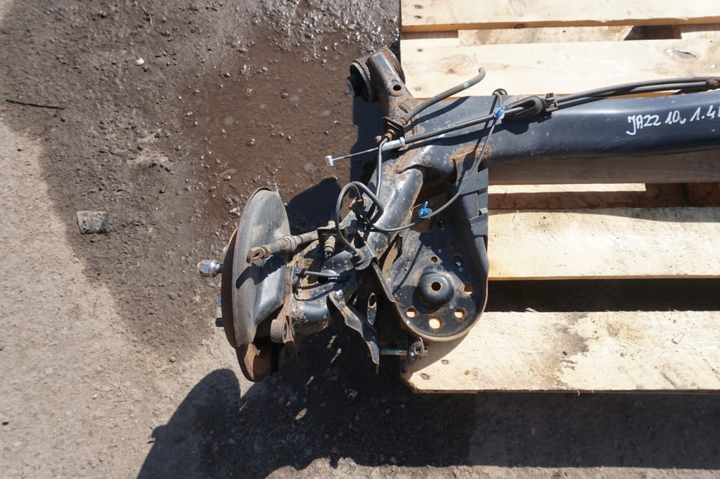 Honda Jazz III Belka Zawieszenia Tylnego Zwrotnica - obrazek 3