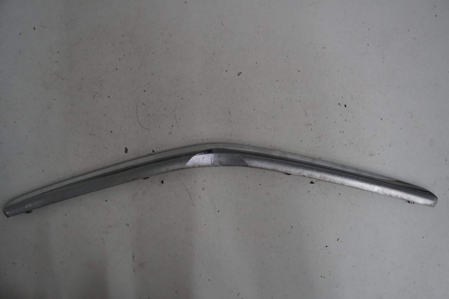 Toyota Prius II 03-09r Atrapa Kratka Grill Przód 52711-47020
