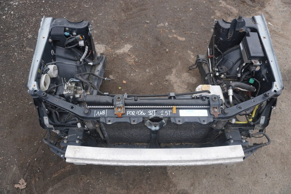 Subaru Forester SG Lift 2006r 2.5t Pas Przedni Chłodnica Wentylator 32j