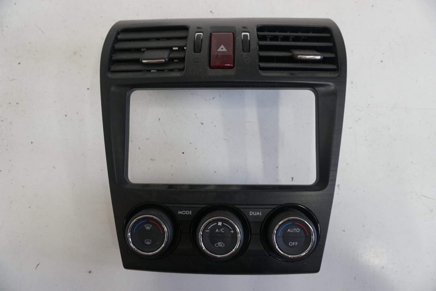 Subaru Forester Sj IV Panel Sterowania 72311sg030 66110fj010