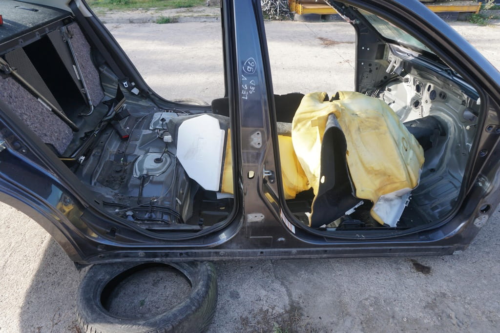 Subaru Legacy V Sedan Próg Prawy Słupek F3t Europa