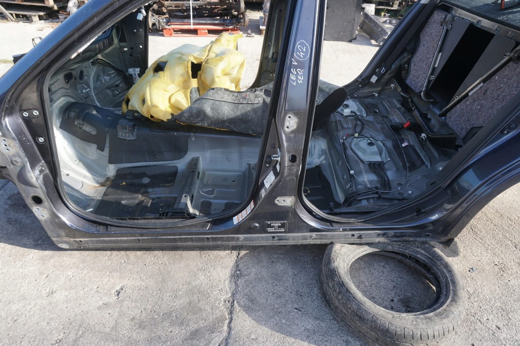 Subaru Legacy V Sedan Próg Lewy Słupek F3t Europa