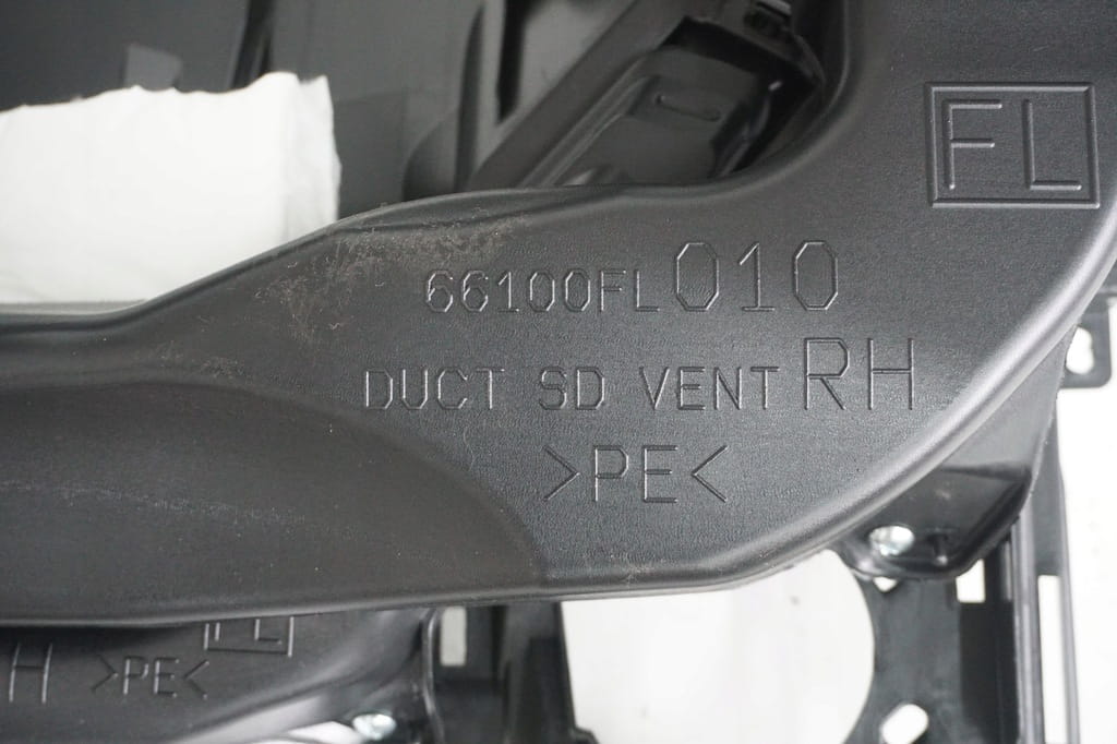 Subaru Impreza Liftback Gt Konsola Deska Rozdzielcza 66040fl000 - obrazek 11
