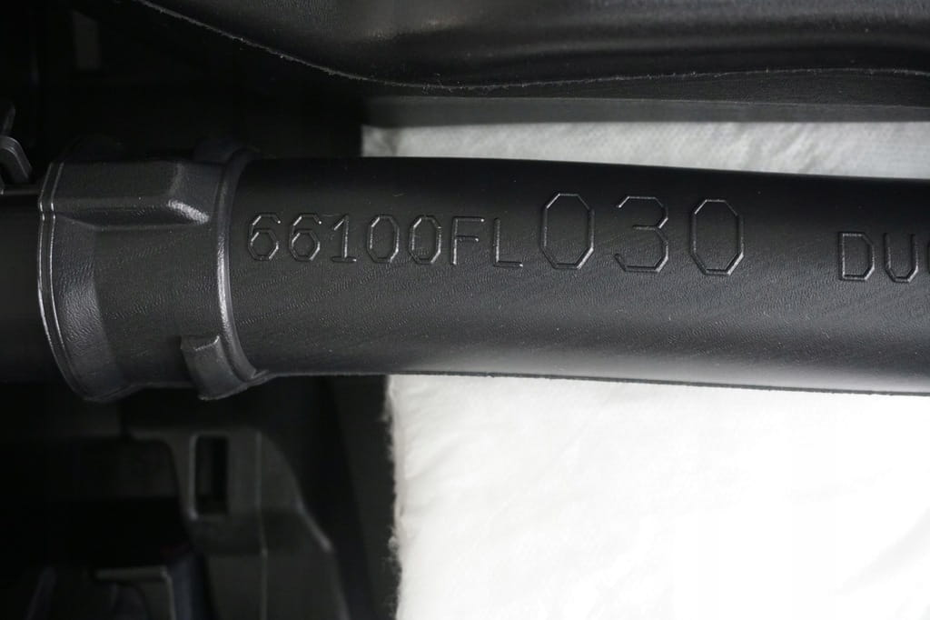 Subaru Impreza Liftback Gt Konsola Deska Rozdzielcza 66040fl000 - obrazek 12